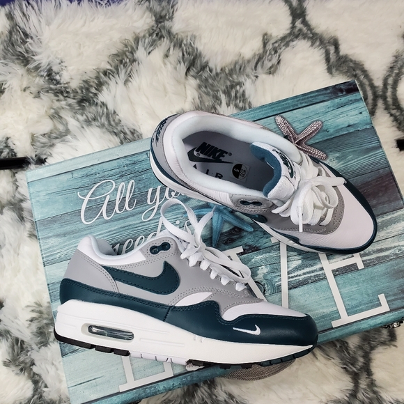 Nike Air Max 1 LV8 - Picture 7 of 16
